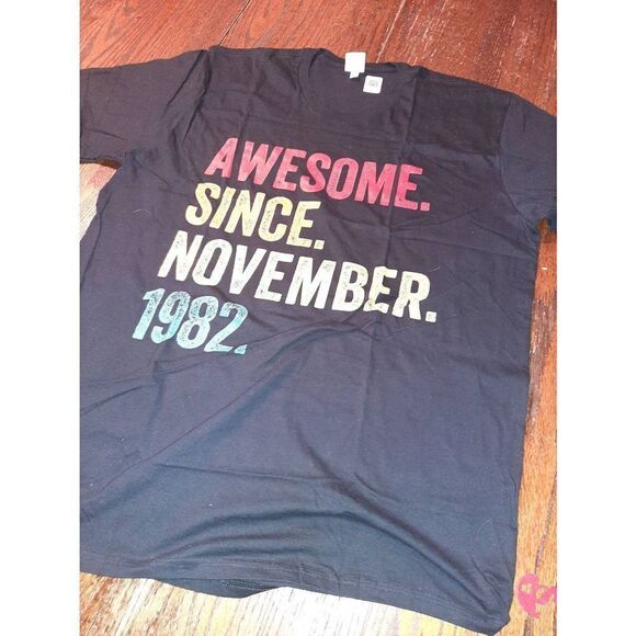 New XL Awesome Since November 1982 Short Sleeve Tee T-Shirt Top - Picture 1 of 4